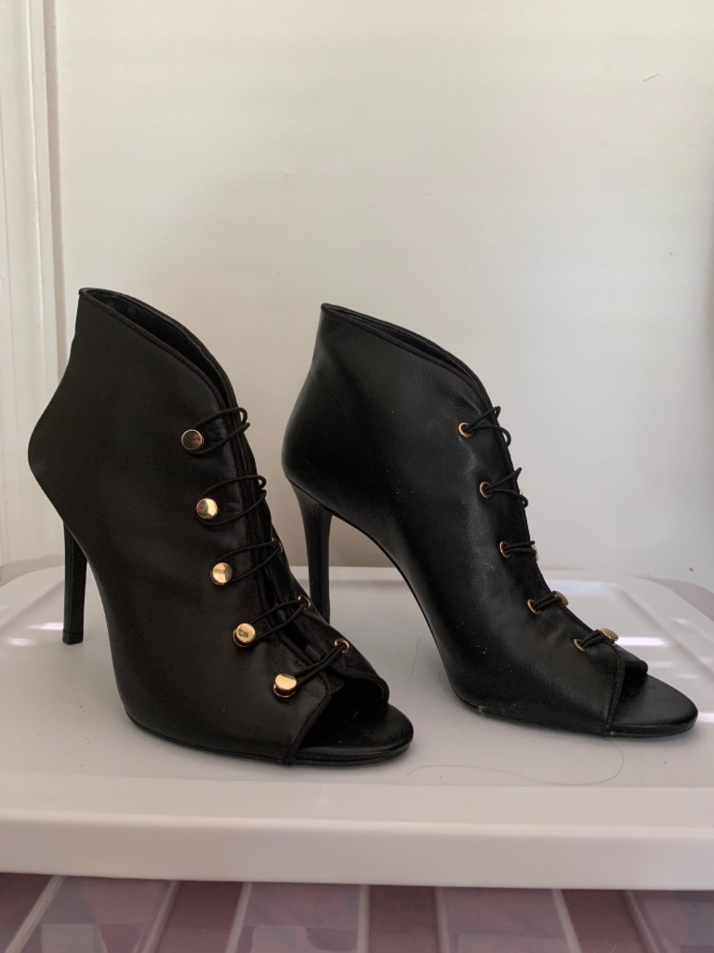 Enzo Angiolini Franses Black Leather Peep Toe Booties 8M Gold Hardware Stiletto